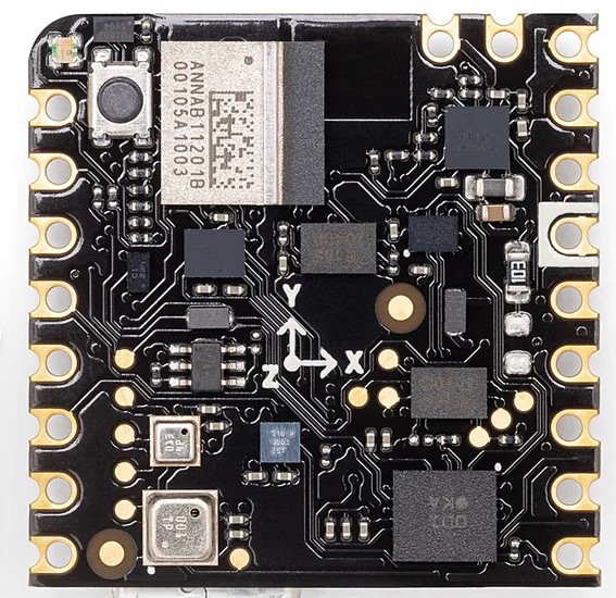 Kwadratowy czujnik IMU firmy Arduino o długości boku 2,3 centymetra